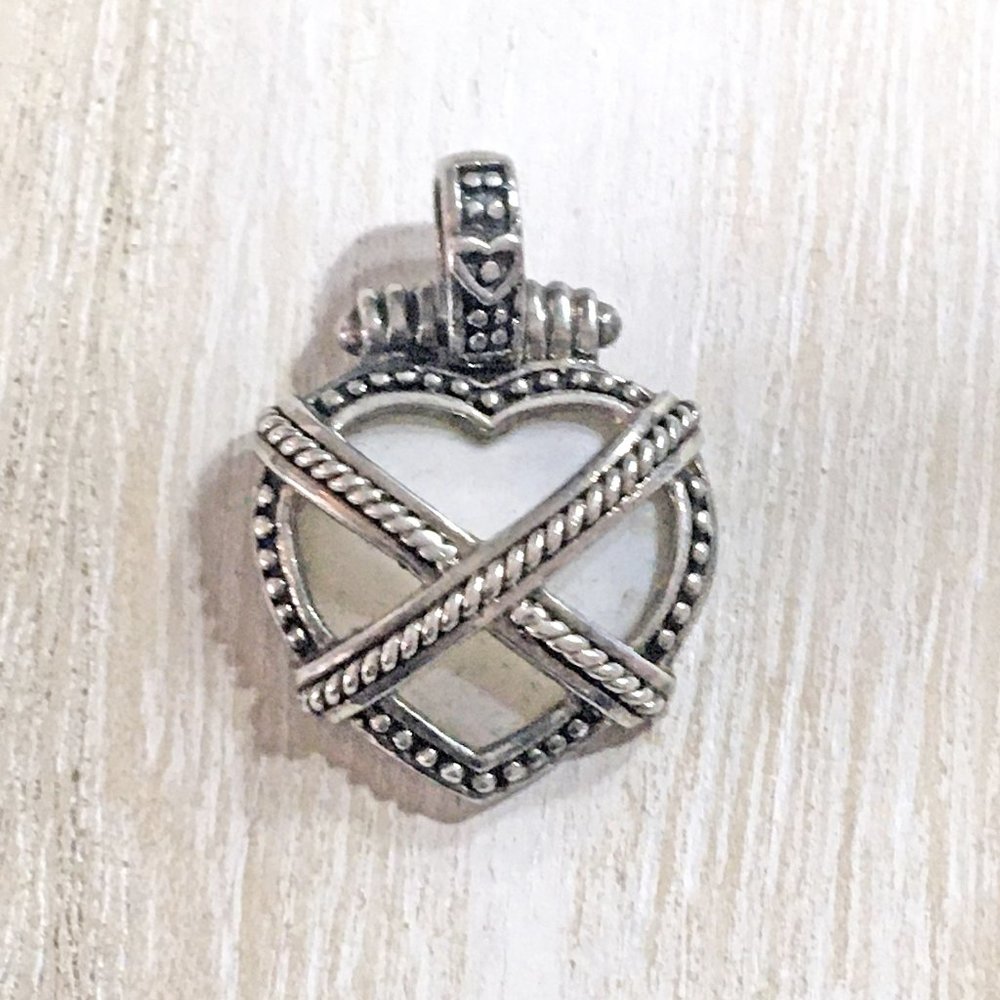 GENUINE STERLING SILVER MOTHER OF PEARL HEART ROPE DESIGN PENDANT 1" X .75"
